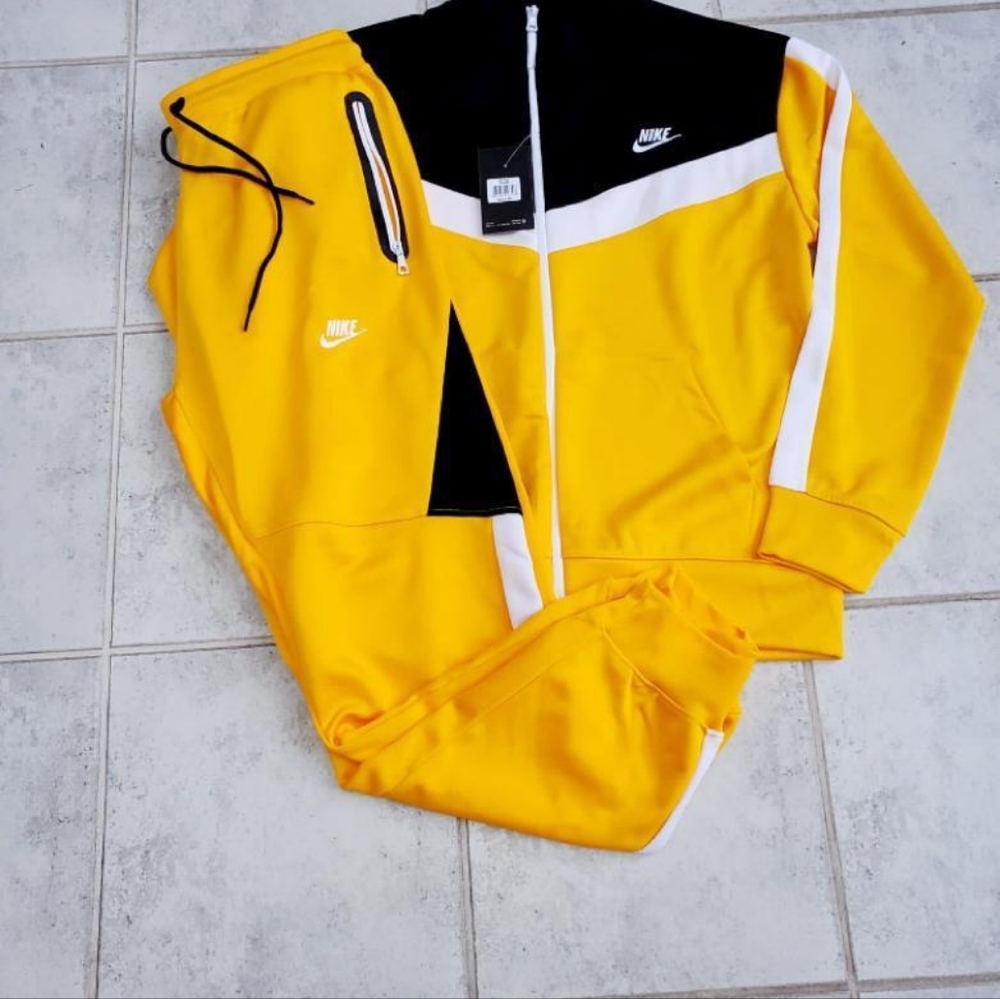 Nike - Picture 5 of 12